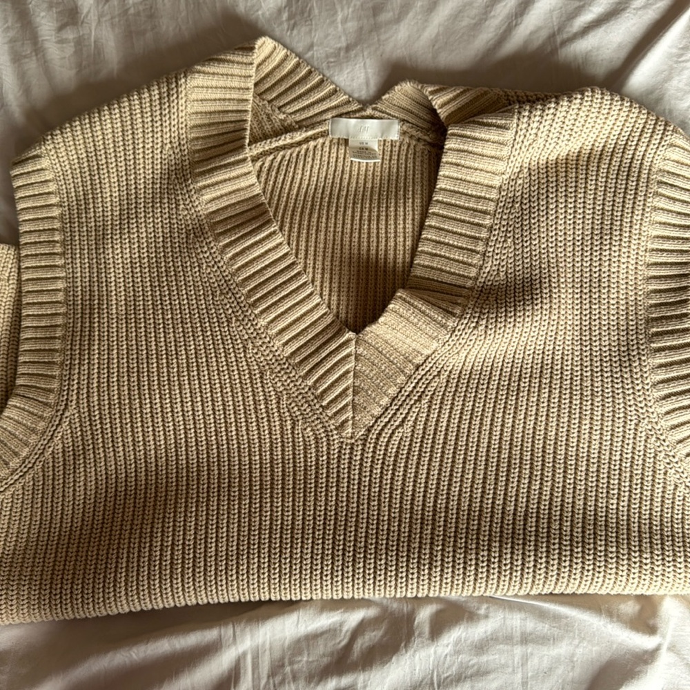 H&M oversized sweater vest